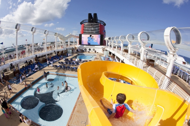 MICKEY'S POOL ON THE DISNEY DREAM