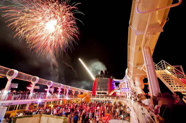 BUCCANEER BLAST! FIREWORKS AT SEA ON THE DISNEY DREAM