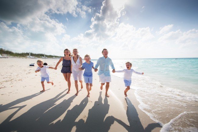  luxury-travel-mom-blog-kim-marie-evans-flytographer-evans_0105 regent palms, turks and caicos